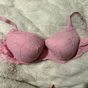 Victoria’s Secret Lace Pink Bra-New